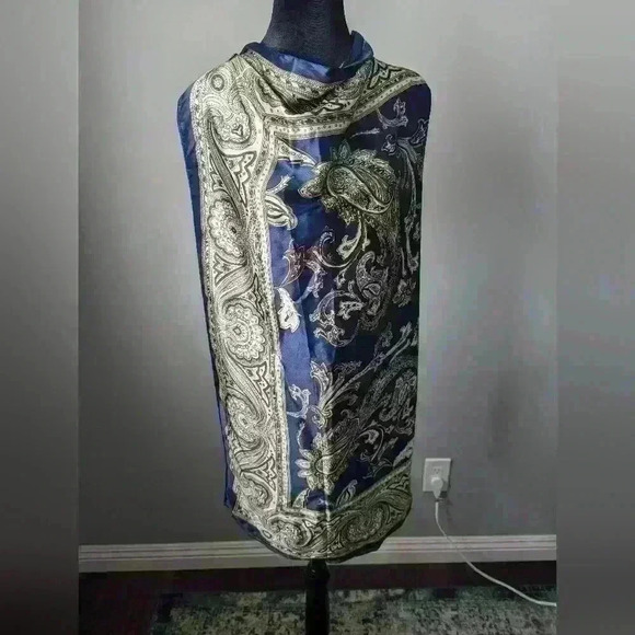 Blue and Tan Scarf - Picture 4 of 5